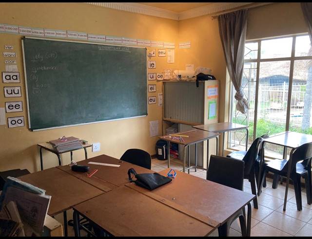 1,000M² INVESTMENT FOR SALE IN WATERVAL EAST